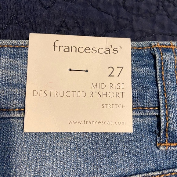 Francesca’s Mid Rise Destructed 3” Short - Picture 3 of 5
